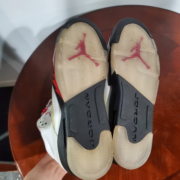 Air Jordan 5 Retro Fire Red - Picture 3 of 3